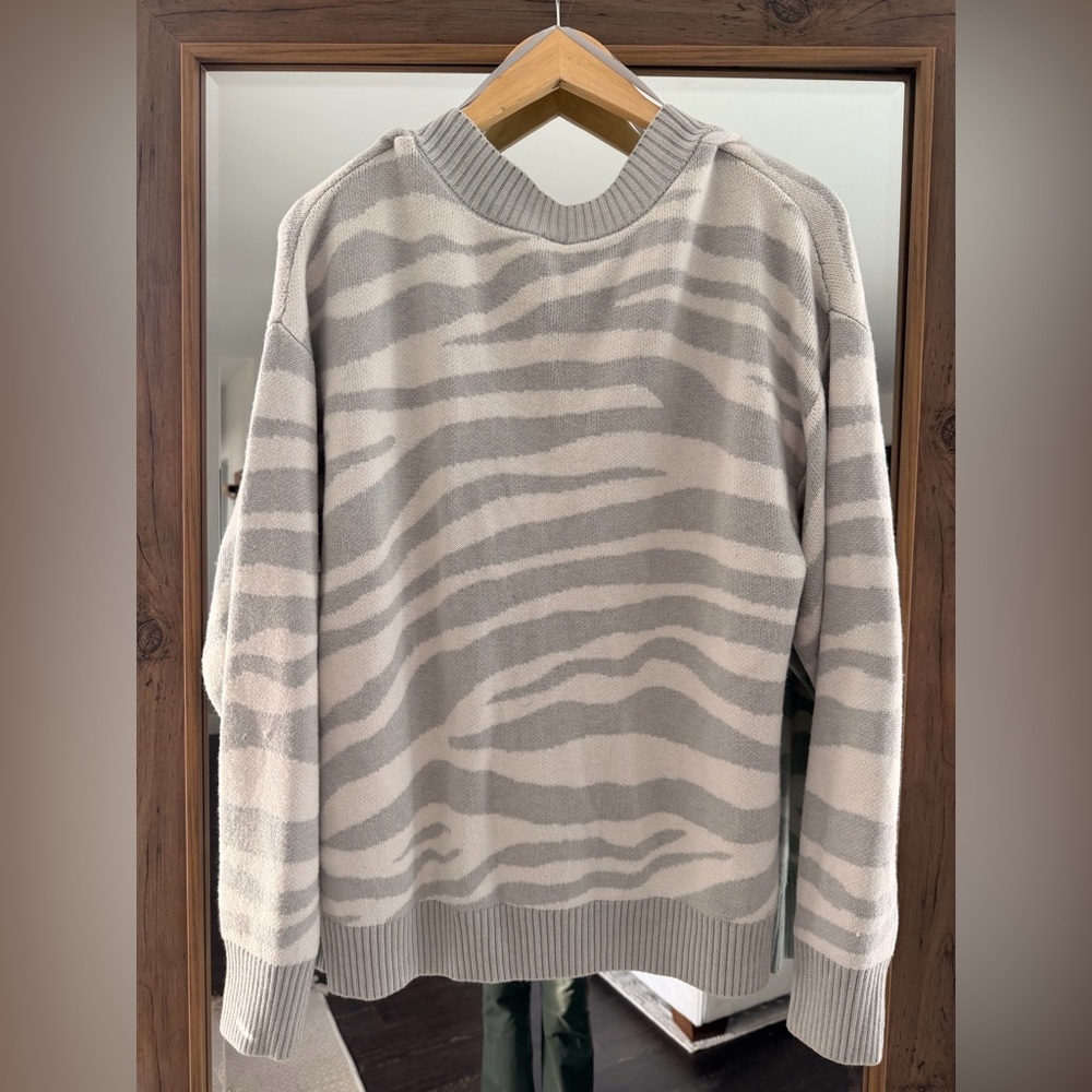 Varley Calvert Zebra Sweater - Picture 6 of 8